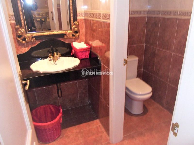 Foto 04ac502e-217d-4740-a4f8-cdcabef5b492. Local comercial a Jesuitas Logroño