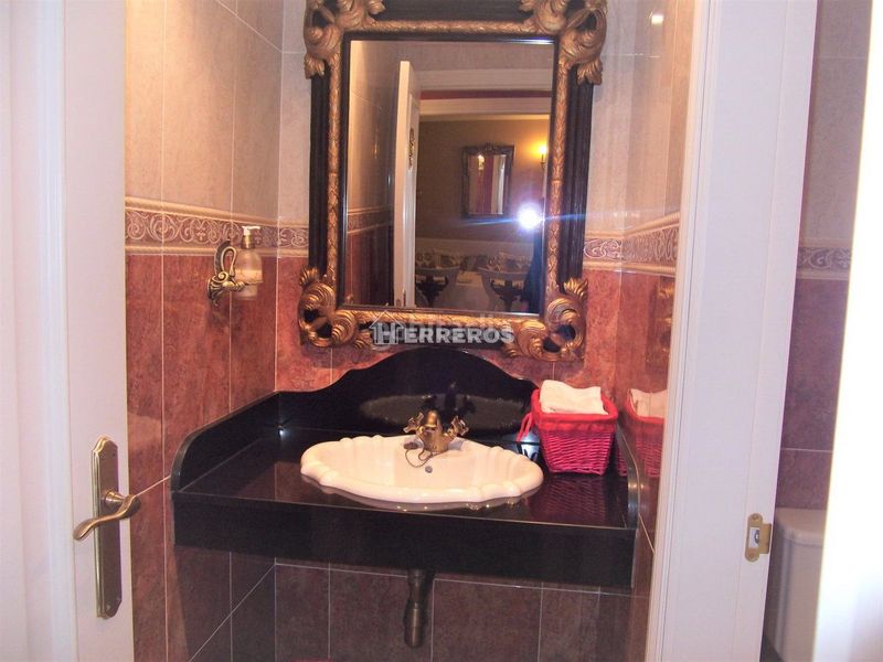 Foto 27d8a4df-000a-4fd4-adc5-488755a1fee9. Local comercial a Jesuitas Logroño