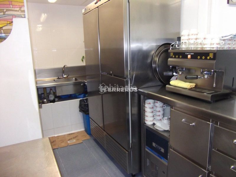 Foto 862d990b-d090-4245-9af6-830a0a1a4e01. Local comercial a Jesuitas Logroño