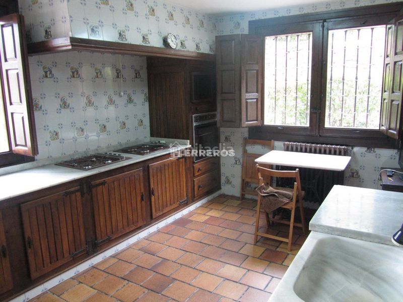 Foto 54a025c2-6168-4186-aea2-ea845d230e91. Casa amb calefacció aparcament a Ortigosa de Cameros