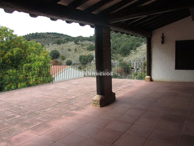 Foto 77a90539-55d2-48cb-872b-490f8bd87950. Casa amb calefacció aparcament a Ortigosa de Cameros