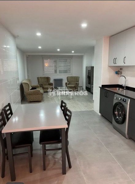 Foto 9c3de44d-6c5b-4a8b-871b-cde745a743f6. Flat with heating in Oeste Logroño