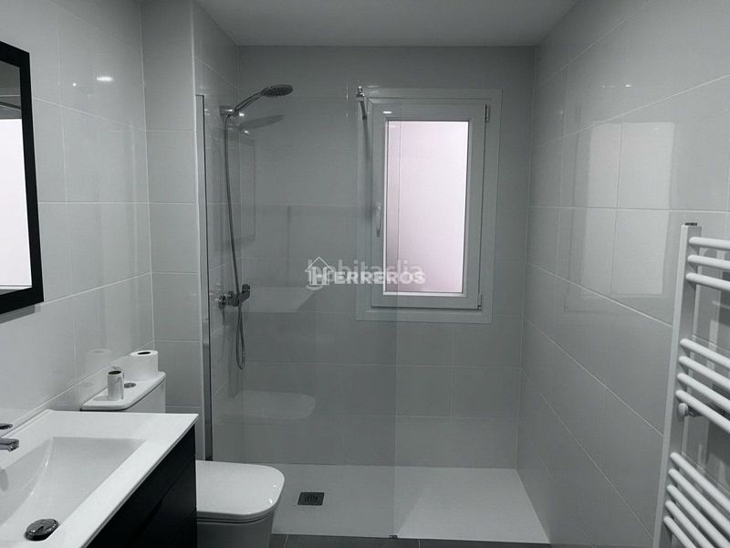 Foto cef9fadd-1d88-4b64-b4fa-e7b58751d58b. Flat with heating in Oeste Logroño