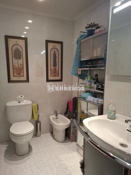 Foto eadba14d-abc0-4981-b245-2d866fdbb874. Flat with heating in Oeste Logroño