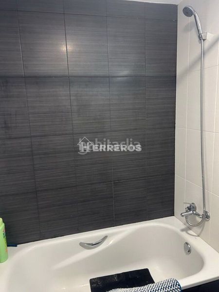 Foto 21f83b89-56e5-4290-a82c-16e955e66300. Pis amb calefacció aparcament a Albelda de Iregua