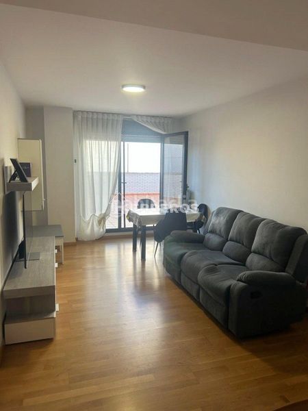 Foto 8b6c8d0c-34b0-426d-91f6-6860b465c400. Pis amb calefacció aparcament a Albelda de Iregua