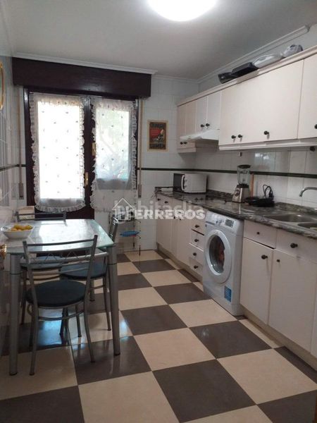 Foto 6334b018-c57b-4236-821d-9f7a4e575298. Casa adossada amb calefacció aparcament a Uruñuela