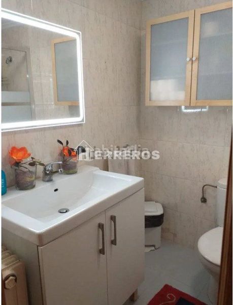 Foto 9e61874f-71be-44c1-8e12-fd50e4571402. Casa adossada amb calefacció aparcament a Uruñuela