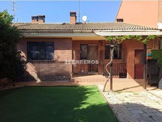 Maison jumelée  San lorenzo. Adosado en venta en uruñuela, 3 dormitorios.