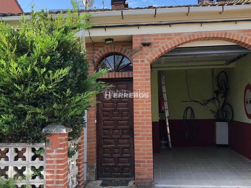 Foto deece80d-edb2-42e3-ba96-1305638bd881. Casa adossada amb calefacció aparcament a Uruñuela