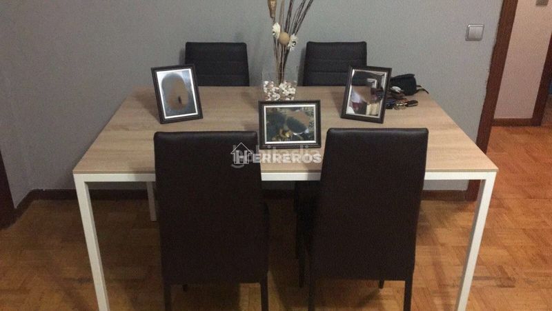 Foto 63a9e276-f010-4197-a561-5369dc3f92d8. Flat with heating in Juzgados Logroño