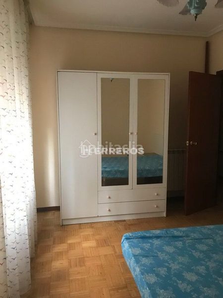 Foto c1f53e49-03c3-4211-8802-e71eb410e389. Flat with heating in Juzgados Logroño