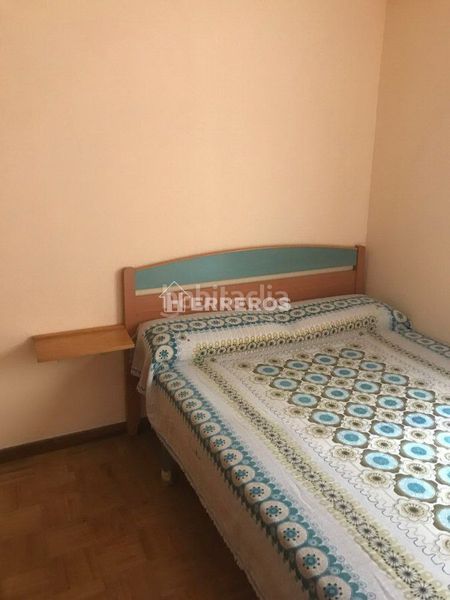 Foto d7ff8cd1-99e3-4491-ada7-229c37dc115c. Flat with heating in Juzgados Logroño