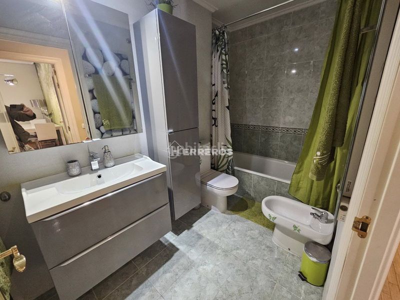 Foto d75e07a1-3ca9-4a21-b58c-4fbc2751a4d9. Planta baixa amb calefacció aparcament piscina a Logroño