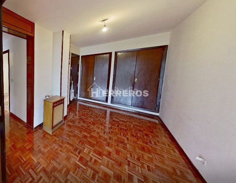 Foto 82e6e855-481f-41b1-9d8e-5f2f309335e5. Piso  en venta en solidaridad, 4 dormitorios. en Logroño