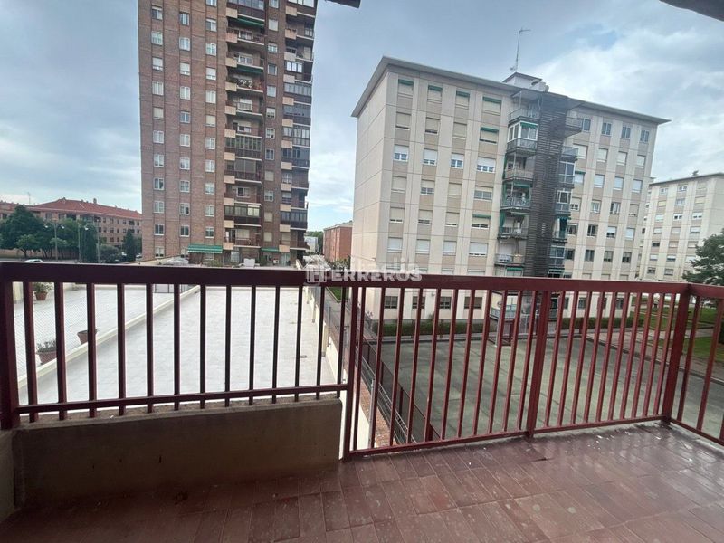 Foto 83be1692-2472-4af7-b482-144c0ea8e9e9. Piso  en venta en solidaridad, 4 dormitorios. en Logroño