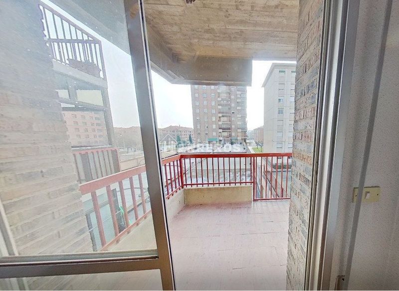 Foto e1d983dc-f9d6-4d35-8762-109f086f4e8e. Piso  en venta en solidaridad, 4 dormitorios. en Logroño