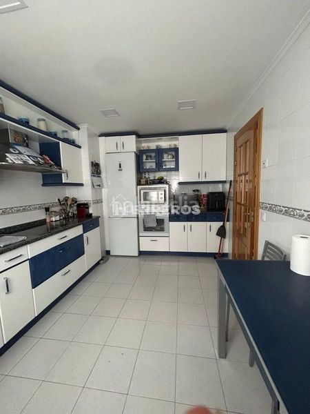 Foto 8401c99d-68d7-4b7d-9968-ca9d58a0a91c. Casa adossada amb calefacció aparcament piscina a Logroño