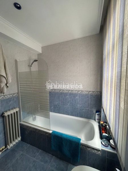 Foto 97101e06-ad42-44ba-83c4-80ac76313aab. Casa adossada amb calefacció aparcament piscina a Logroño