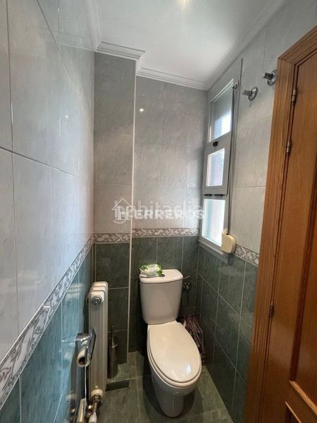 Foto bc7998d8-fc78-4508-afdd-734a1d681af3. Casa adossada amb calefacció aparcament piscina a Logroño