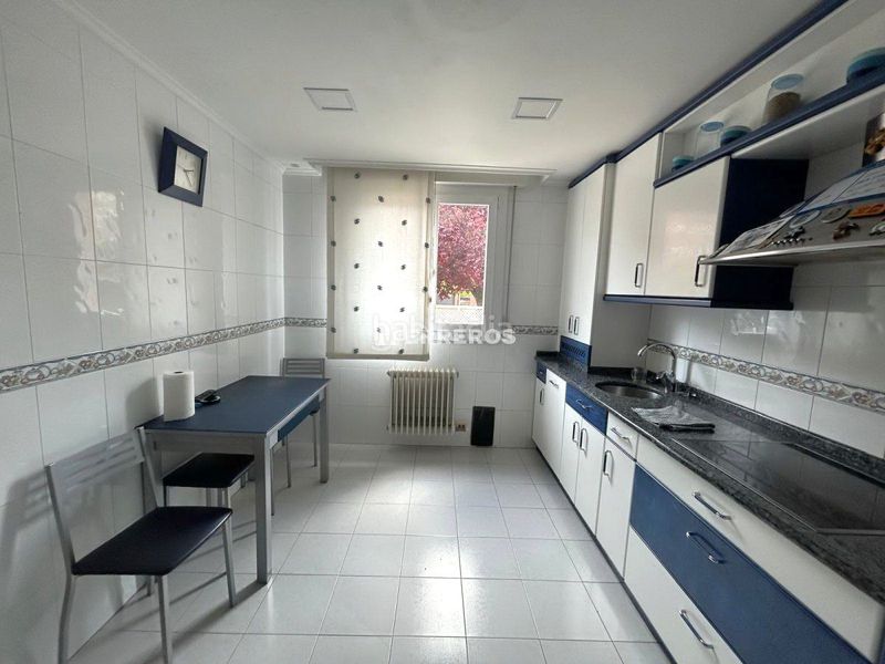 Foto e62ff2f3-1885-48c9-99f8-0aef9b8eebf6. Casa adossada amb calefacció aparcament piscina a Logroño