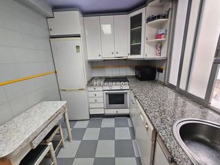 Flat  Huesca. Piso en venta en centro, 3 dormitorios.