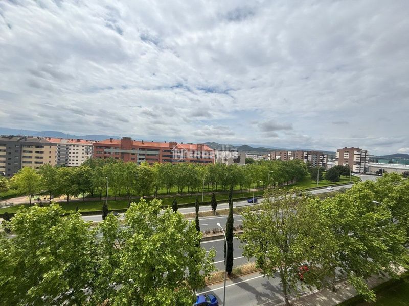 Foto 16a4a2ed-6688-47e3-a380-befbefc02454. Pis amb calefacció aparcament piscina a San Adrián Logroño