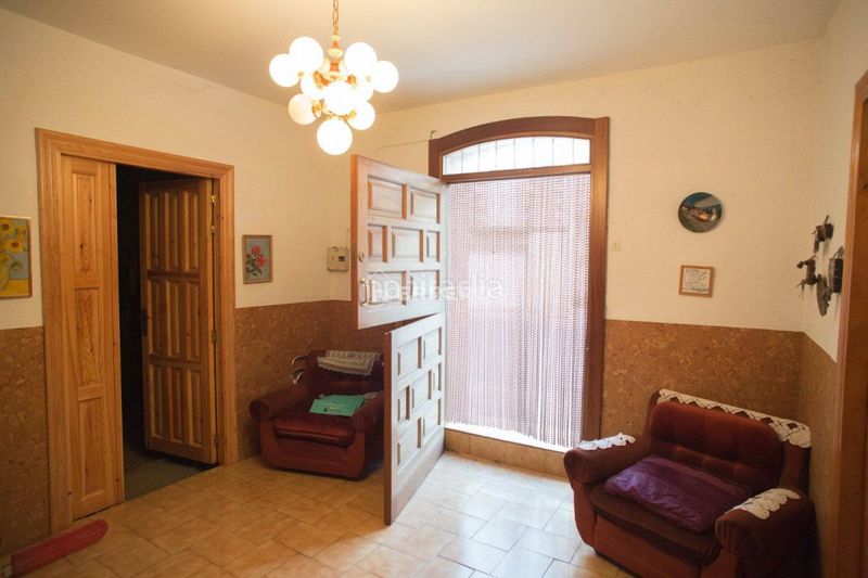 Foto 3f5ebaab-1d98-457b-907b-9abf114158b2. Casa amb aparcament a Santa Coloma