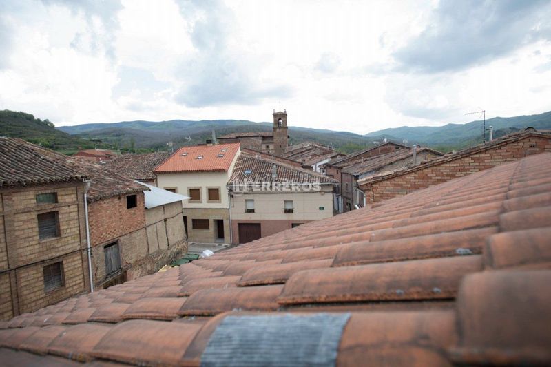 Foto 579a60d9-13e1-4467-9dc4-75b3ec02632c. Casa amb aparcament a Santa Coloma