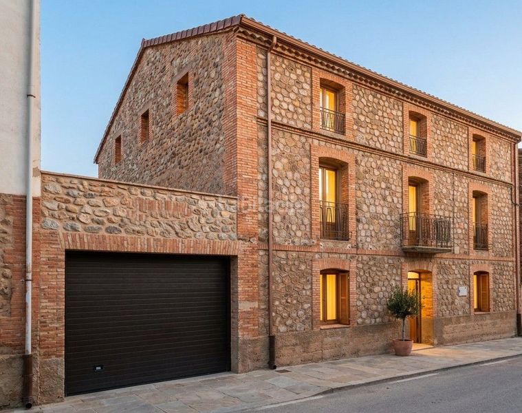 Foto e4eb77b9-cec0-41e6-915e-70b6622c5b2a. Casa amb aparcament a Santa Coloma