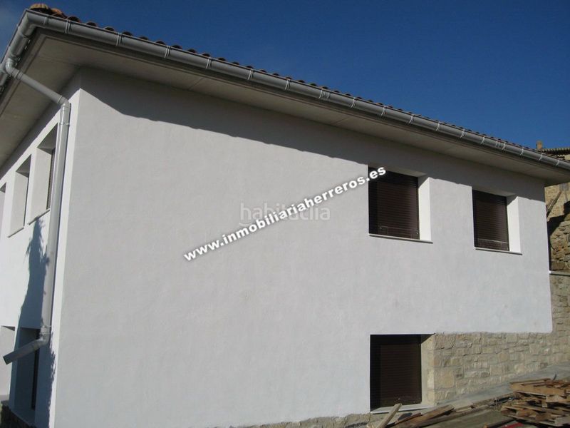Foto 2afd1bcc-d021-4c86-b1eb-4024c7584142. Casa adossada amb calefacció a Torres del Río