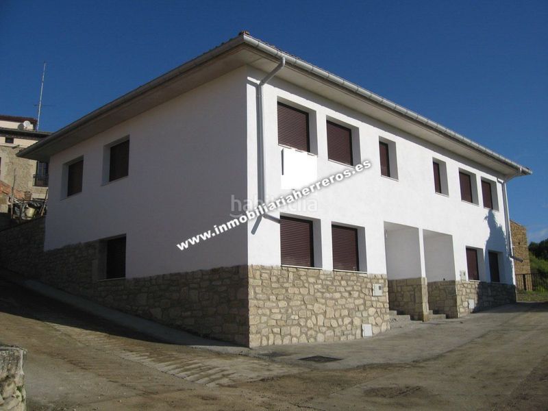 Foto 5fd17e8b-b073-434c-84af-acc6584f5301. Casa adossada amb calefacció a Torres del Río