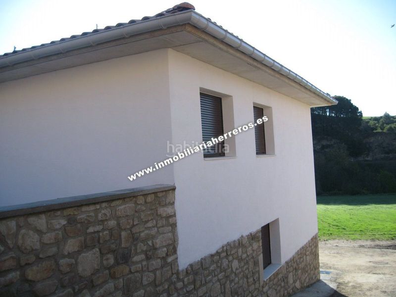 Foto 6054e971-f5f4-4304-899d-9737ce5c67e0. Casa adossada amb calefacció a Torres del Río