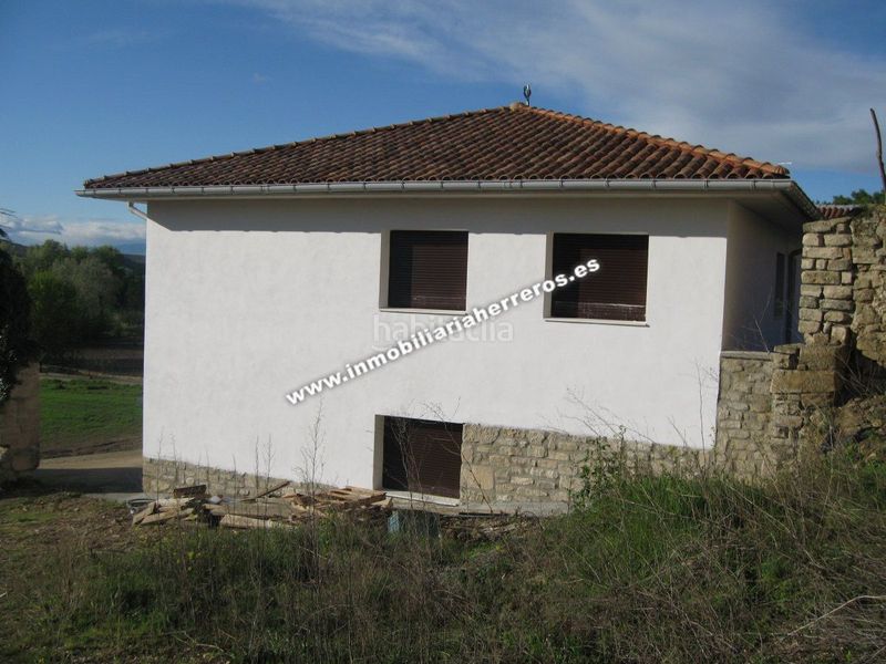 Foto c7773d8c-7a10-4753-9978-0b45d460b2bb. Casa adossada amb calefacció a Torres del Río