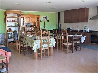 Business premise in Alberite. Local en venta en alberite, 2 dormitorios.