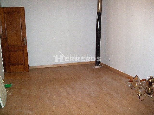 Foto 2479b603-52d7-406a-96b2-9b213d0f87f0. Local comercial a Alberite