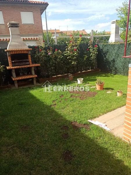Foto 447525d8-5b02-4936-90b4-f7f762d8dae8. Casa adossada amb calefacció aparcament a Alesanco