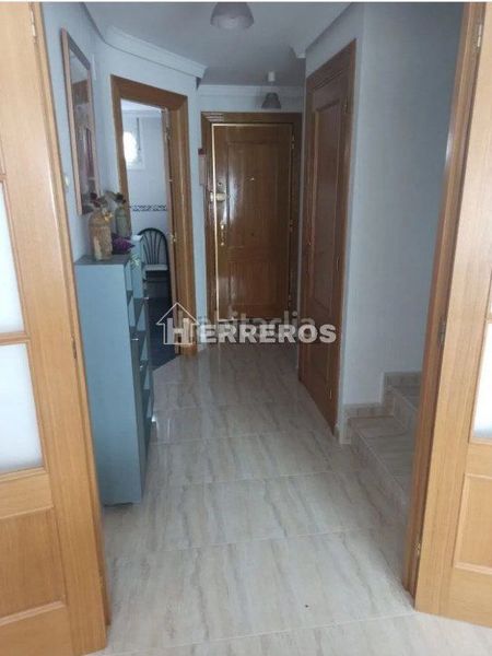 Foto 454e706c-e3fc-406d-af8f-804dbcafbcf2. Casa adossada amb calefacció aparcament a Alesanco