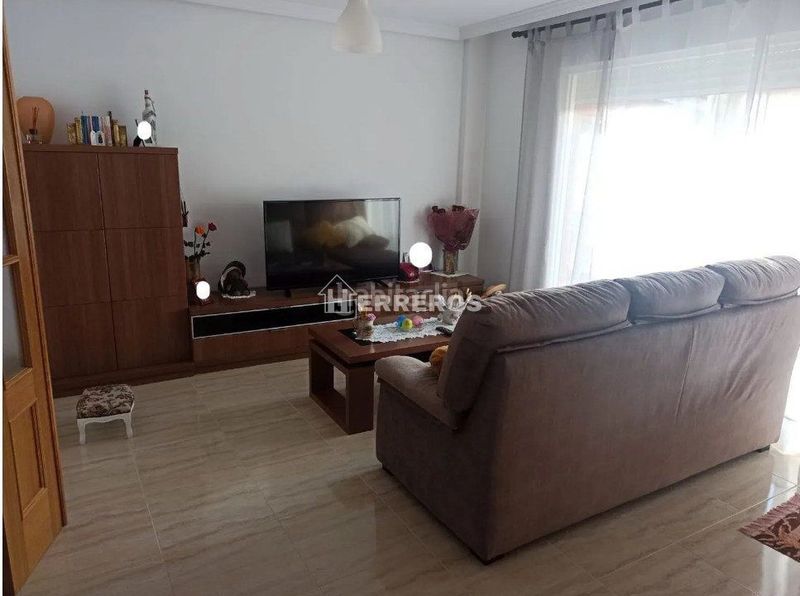 Foto 56fbba51-2861-4bc9-bde7-4265461cfe4d. Casa adossada amb calefacció aparcament a Alesanco