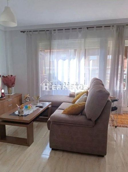 Foto 6590ccca-6383-4d74-a94c-b49fa7af80e5. Casa adossada amb calefacció aparcament a Alesanco