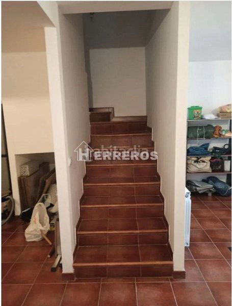 Foto 8f678a85-76b0-4667-b1a5-f559797a621e. Casa adossada amb calefacció aparcament a Alesanco