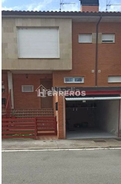 Foto bdf372af-f8a5-430f-9874-1ea718e72d4e. Casa adossada amb calefacció aparcament a Alesanco