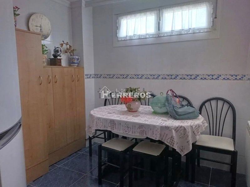 Foto d4c1eff3-8ea5-4333-a68f-43fc858cf8e6. Casa adossada amb calefacció aparcament a Alesanco