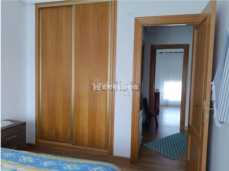 Foto eccd54d1-e88d-42c1-a12a-ac89e85183c5. Casa adossada amb calefacció aparcament a Alesanco