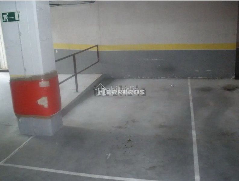 Foto df7d8df1-b946-439f-9221-132345a7ae48. Pis amb calefacció aparcament a Cascajos - Piqueras Logroño