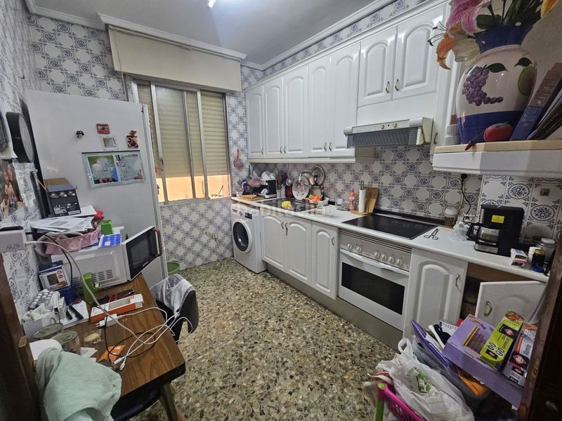 Foto 7b29cbc7-8fb1-4ad0-b33a-e6d1dbe6f497. Flat with heating in Oeste Logroño