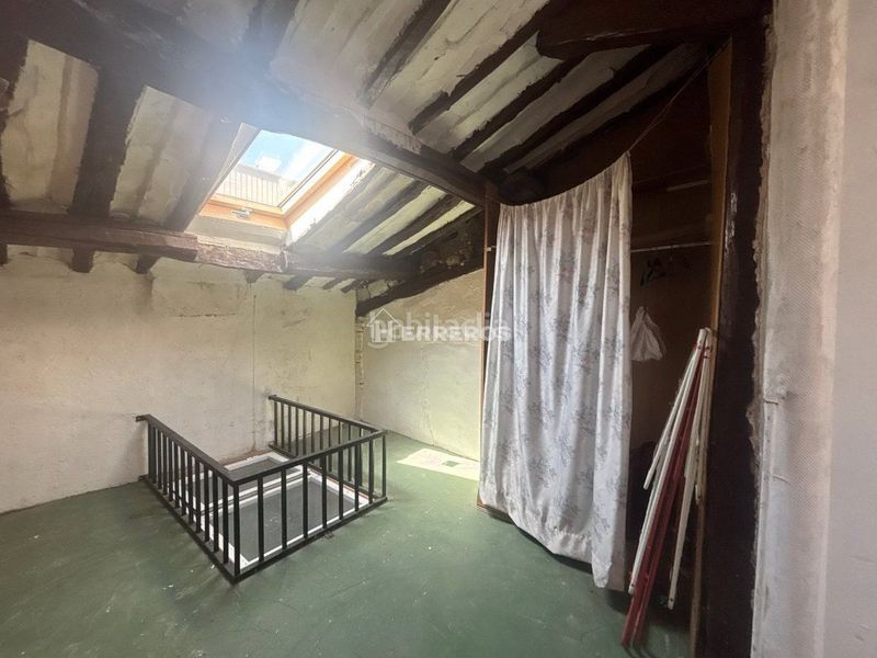 Foto 0ebfb71d-0497-4a39-b967-6b3b5a63c487. Casa adossada amb calefacció a Alesanco