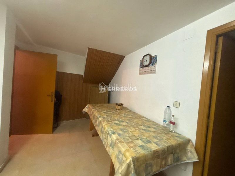 Foto 17e51e2f-6ec0-42d7-9b07-e77b539e49eb. Casa adossada amb calefacció a Alesanco
