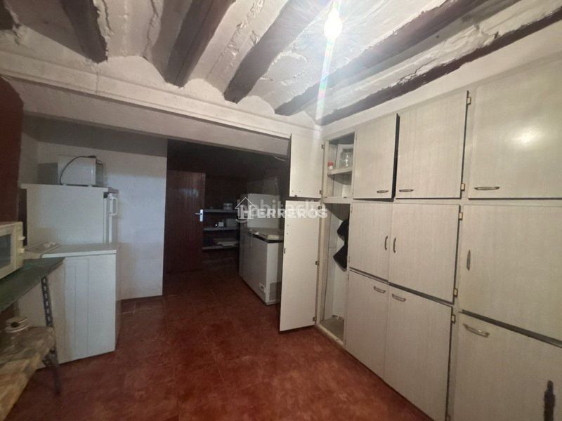 Foto 2fa3baa5-7b71-4b15-9ae1-fd0c57f3c63d. Casa adossada amb calefacció a Alesanco