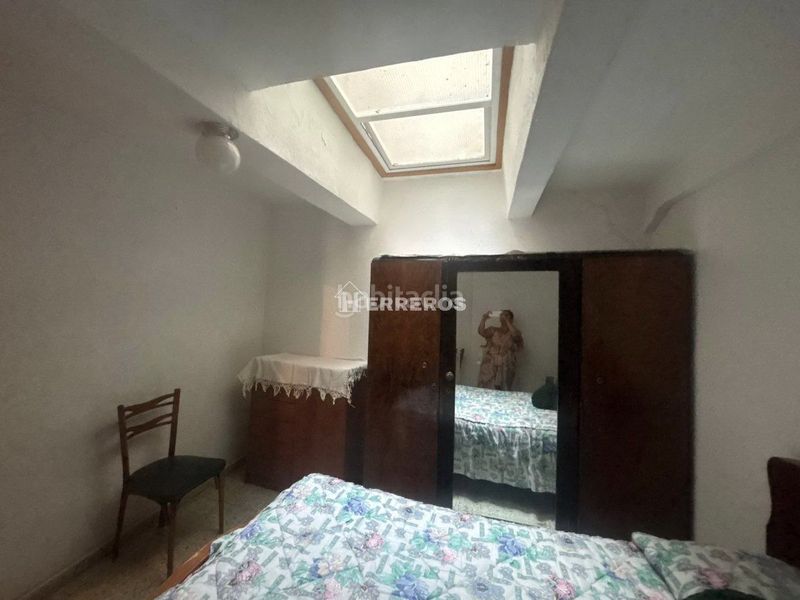 Foto a3b65ad8-6a3a-496e-9cc8-294cdc608f2a. Casa adossada amb calefacció a Alesanco